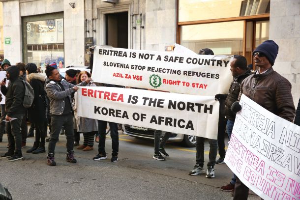 Pred nekaj meseci je bil v Ljubljani protest zaradi politike, ki jo naša država vodi do državljanov Eritreje. Ravnanje države se ni spremenilo. 