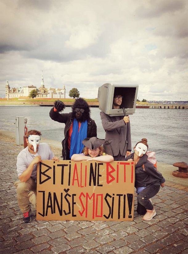 Gledališka intervencija kolektiva Tretja roka pred Hamletovim gradom! Danska 