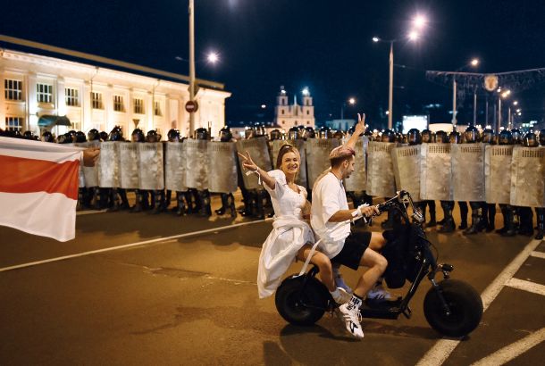Protesti v Belorusiji so se začeli takoj po nedeljskem zaprtju volišč. 