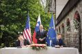 Podpis izjave o varnosti omrežij 5G, ki so odslej varna. Ameriški zunanji minister Mike Pompeo, predsednik vlade Janez Janša in zunanji minister Anže Logar. 13. avgust, Bled.