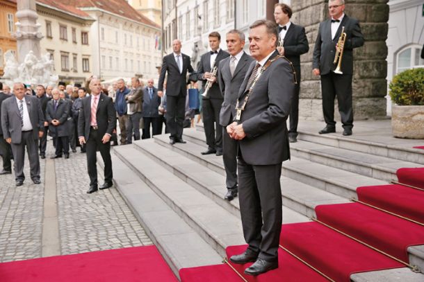 Ljubljanski župan zatrjuje, da bo Ljubljana dobila Beograjsko ulico in da Ljubljanska ulica ostaja v Beogradu