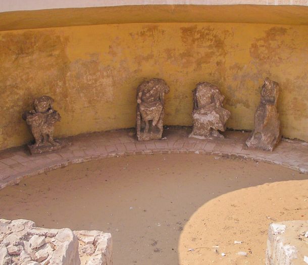 Sarkofagi v Sakari