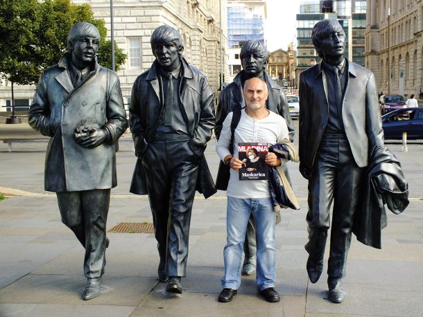 Spomenik skupine The Beatles, Liverpool, VB