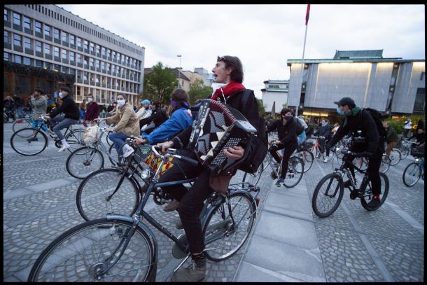 Petkov protest kolesarjev »Z balkonov na kolesa«, Ljubljana, 1. maj 2020.