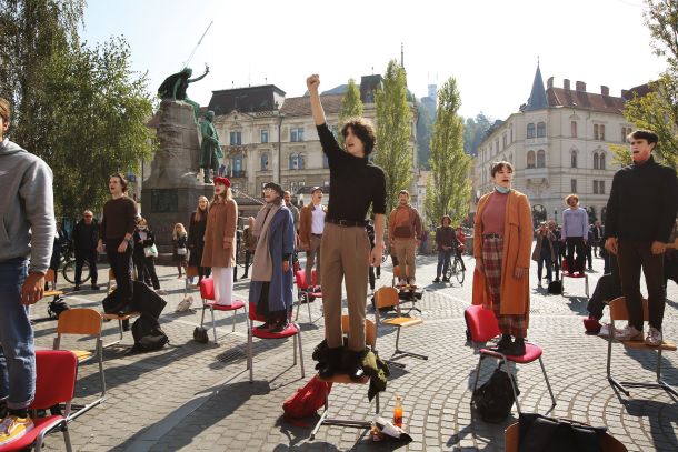 Protivladni protest »Glas kulturi«, Prešernov trg, Ljubljana 