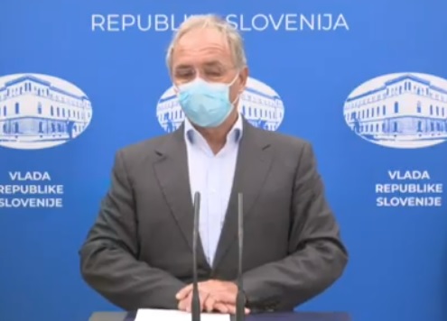 VIDEO: Policijska ura od 21. do 6. ure, omejitev začne veljati jutri