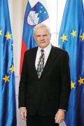Slavko Pregl, predsednik sveta Javne agencije za knjigo. Moral je oditi, ker je branil direktorico agencije in ni želel sodelovati pri njeni odstavitvi.