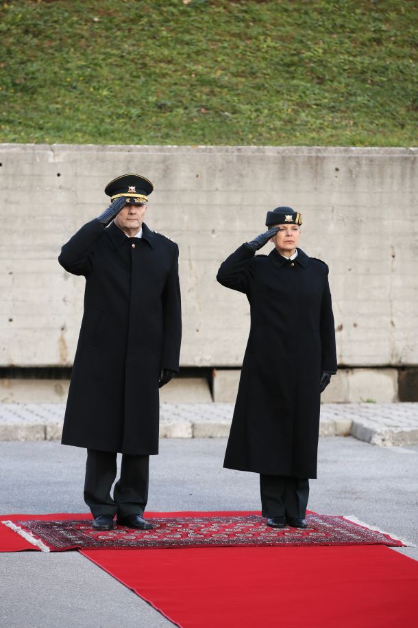Alenka Ermenc, odstavljena načelnica generalštaba. Oditi je morala zato, ker ni bila blizu stranki SDS.