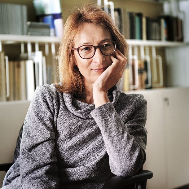 Alenka Zupančič: »Če resno mislimo s ’spremembami’, moramo vedeti, da se z eventualnim Janševim padcem pravi politični boj šele zares začne, ne pa konča.«
