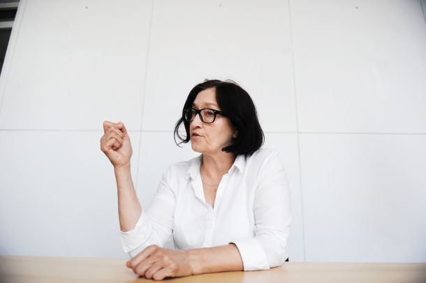 Metka Mencin Čeplak: »Ko nekateri apelirajo na enotnost, apelirajo na enotnost pod Janševimi pogoji, pogoji, ki jih postavlja vlada. Enotnost enačijo s poslušnostjo.«