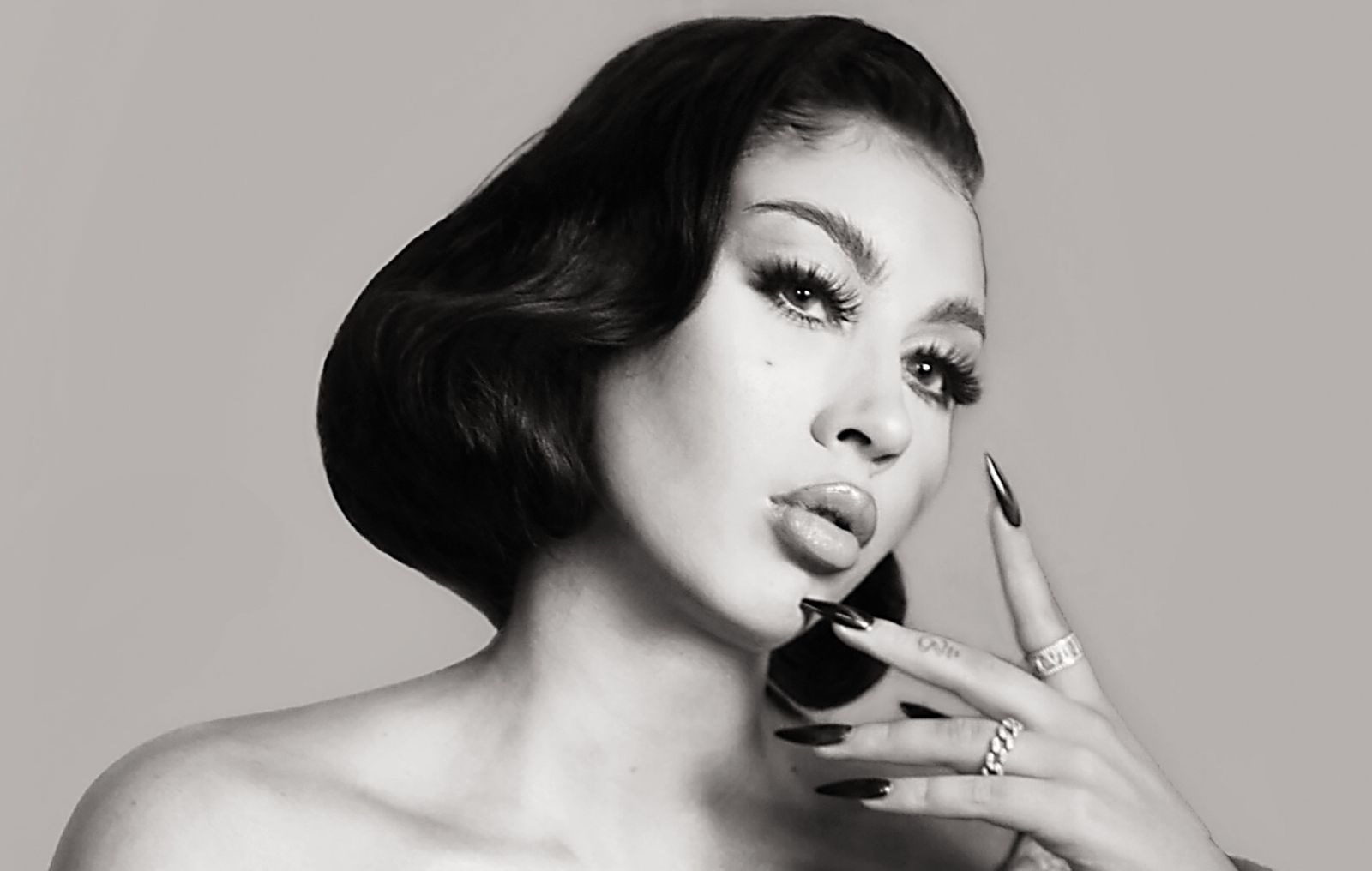 Kali Uchis tokrat obvlada predvsem klišeje.