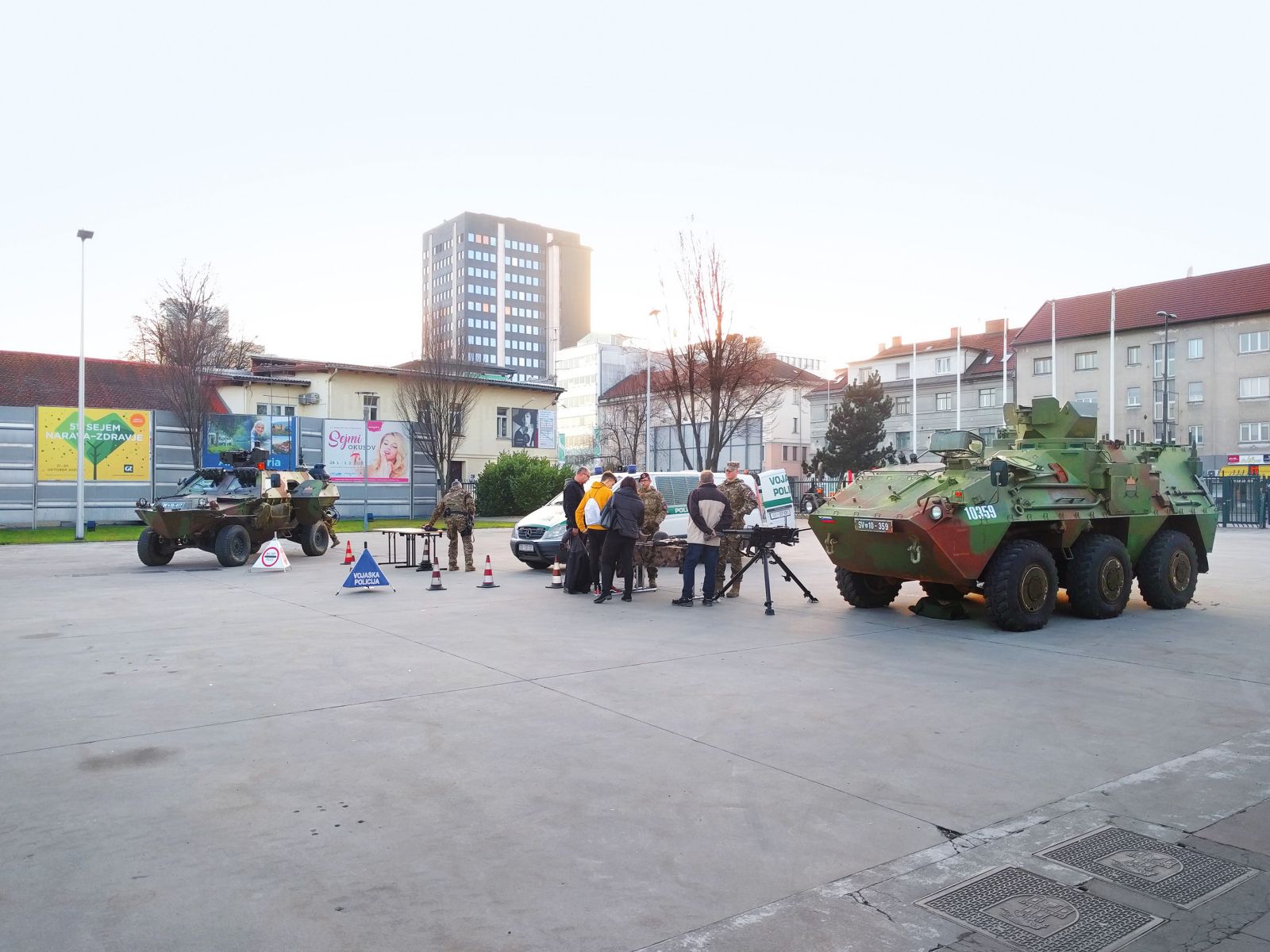 Vojska se predstavi osnovnošolcem in srednješolcem | Peter Petrovčič