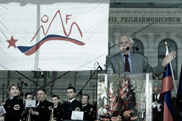 Dr. Janez Stanovnik med govorom