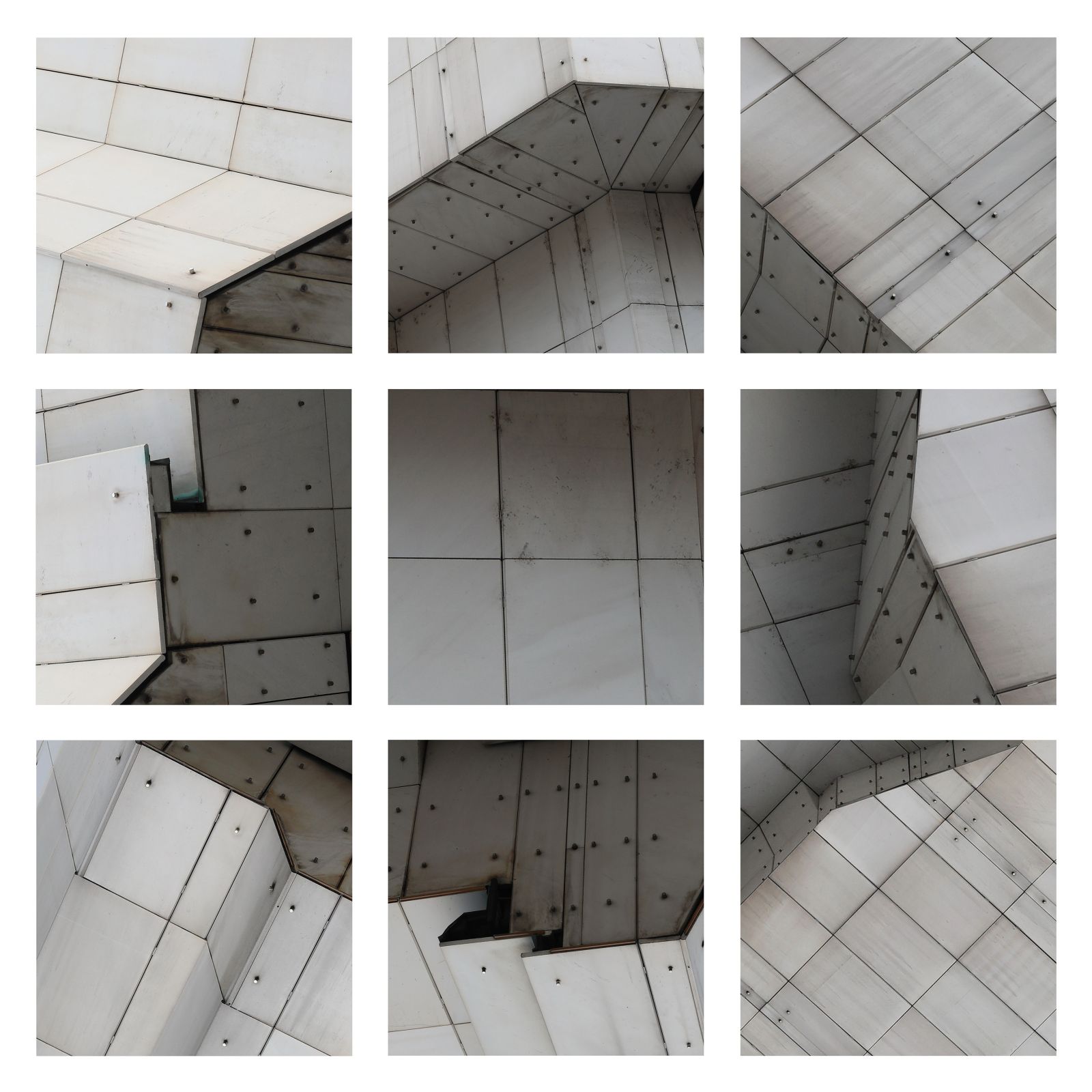 Različni deli ljubljanskega Cankarjevega doma, kateremu je posvetila dva poliptiha, delujejo kot zapuščen, prazen bazen nepravilne oblike.