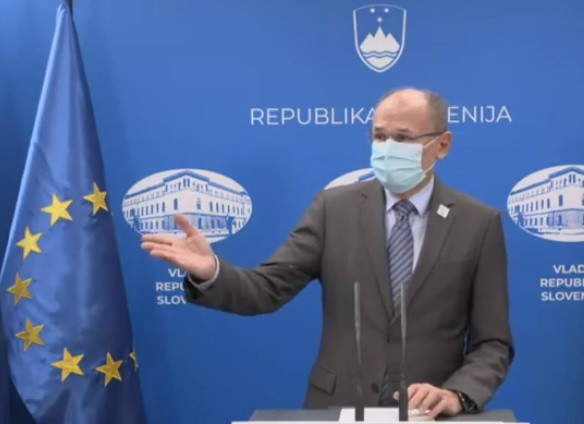 Kacin: »Posebej velja paziti na to, da so krožniki dovolj oddaljeni drug od drugega«