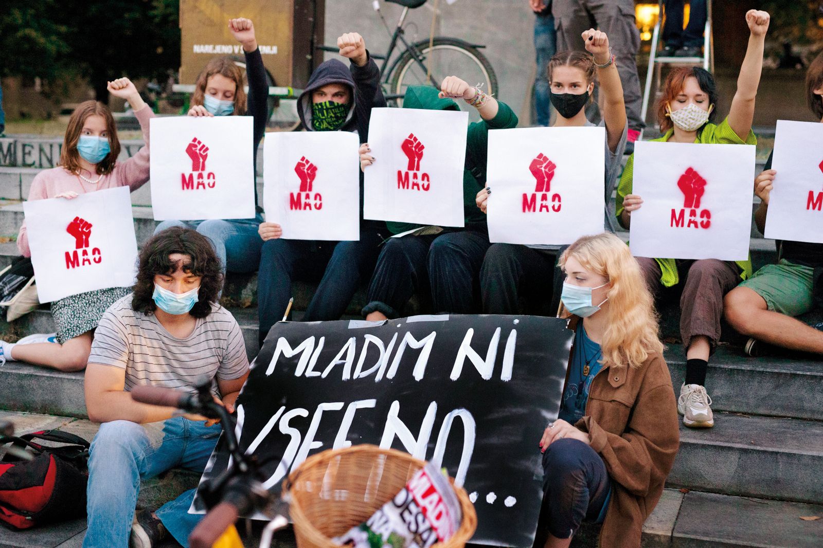»Močni voditelji« in njihovi mandarini