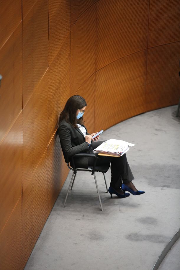 Šolska ministrica Simona Kustec