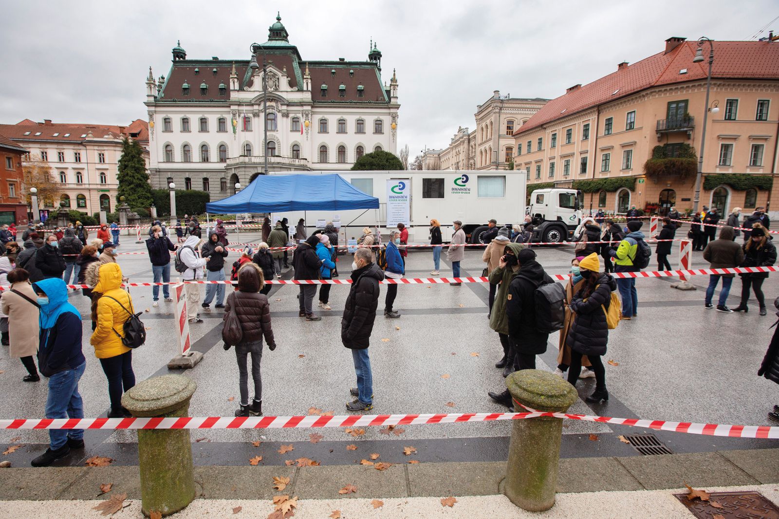 Vrste na Kongresnem trgu v času brezplačnega testiranja