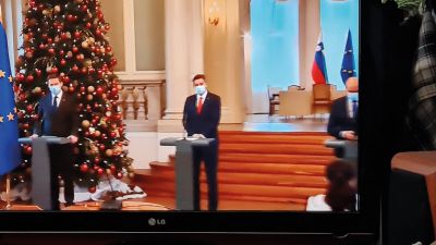 … in začel tvitati