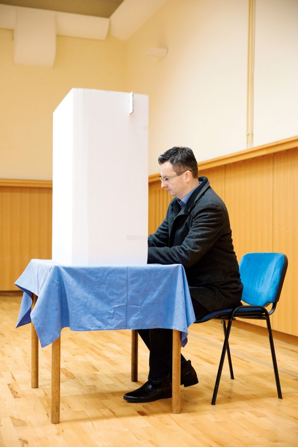 Potem ko je dolgo mencal Borut Pahor, so spremembe volilnega sistema v roke vzeli poslanci. Po vzoru evropskih volitev predlagajo uvedbo relativnega neobveznega prednostnega glasu, ki naj bi volivcem omogočil večji vpliv na dodelitev poslanskih mandatov.