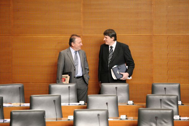 Kreatorja varčevalnega Zakona o uravnoteženju javnih financ (ZUJF) v drugi Janševi vladi leta 2012: Janez Šušteršič, finančni minister, in Andrej Šircelj, prvi predsednik upravnega odbora slabe banke.