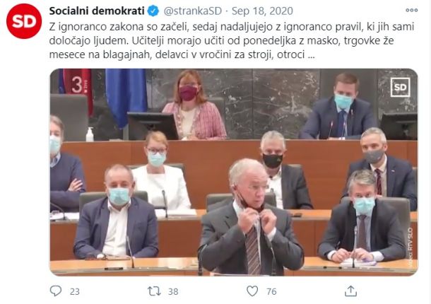 Minister Aleš Hojs se pritožuje, da težko govori z masko 