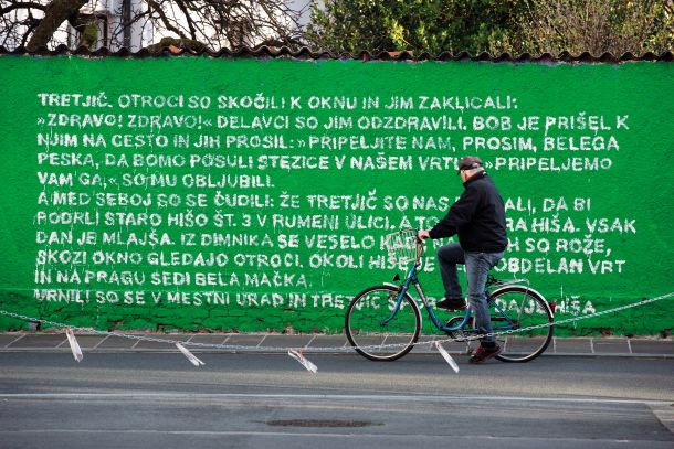 »Stara hiša št. 3« na zidovih nekdanje Avtonomne tovarne Rog 
