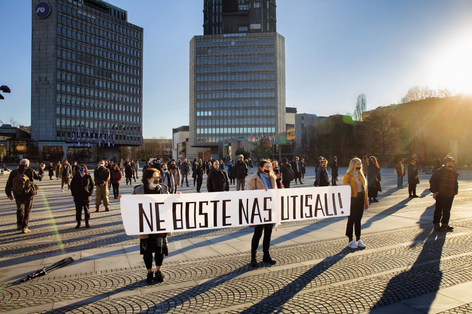 Akcija delavcev v kulturi na Trgu republike ob interpelaciji kulturnega ministra | Borut Krajnc