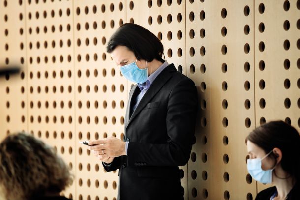 Uroš Urbanija, direktor vladnega urada za komuniciranje (UKOM), nekoč zaposlen na STA, danes njen rušitelj