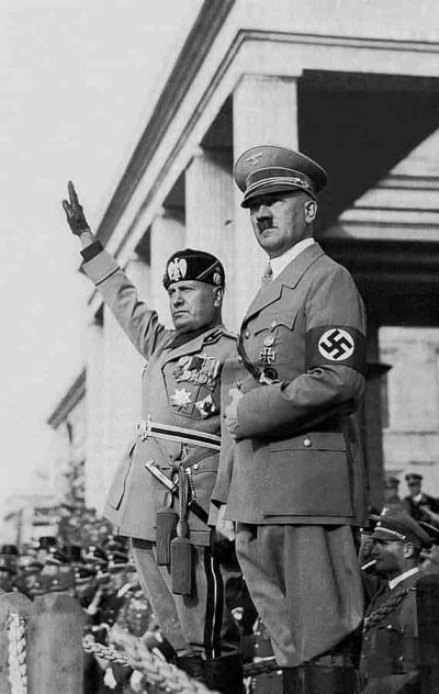 Italijanski fašistični voditelj Benito Mussolini in nemški nacistični voditelj Adolf Hitler