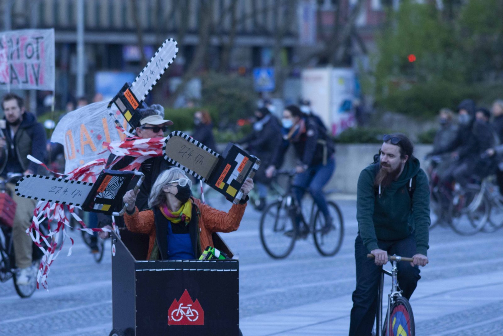FOTOGALERIJA: Kolesarji spet na Trgu republike