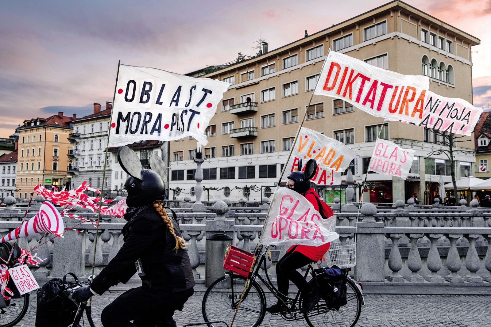 Eno leto petkovih protestov v Ljubljani | Janez Zalaznik
