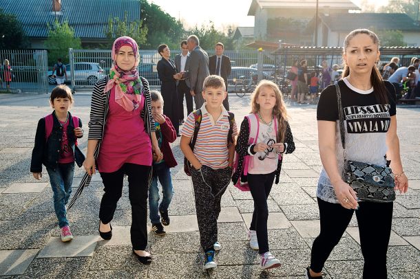 Ljubljanska OŠ Livada je zgled sprejemanja različnosti. Država bi se lahko zgledovala pri njej, a raje žuga tujcem in zaostruje zakonodajo 