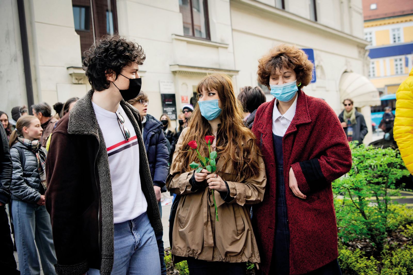 Uporni dijaki: Matic, proti kateremu je sodišče ustavilo postopek (sodnica pa se je opravičila), Daja, kjer je sodnik napovedal, da bo storil enako, in Katarina, pri kateri se obravnava na sodišču še ni začela