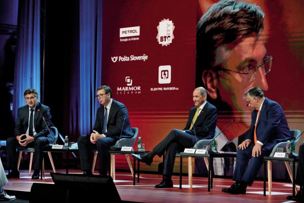 Gospodarji miru: Andrej Plenković, hrvaški predsednik vlade, Aleksandar Vučić, srbski predsednik države, Janez Janša, slovenski predsednik vlade, in Viktor Orbán, madžarski predsednik vlade na Blejskem strateškem forumu avgusta lani 