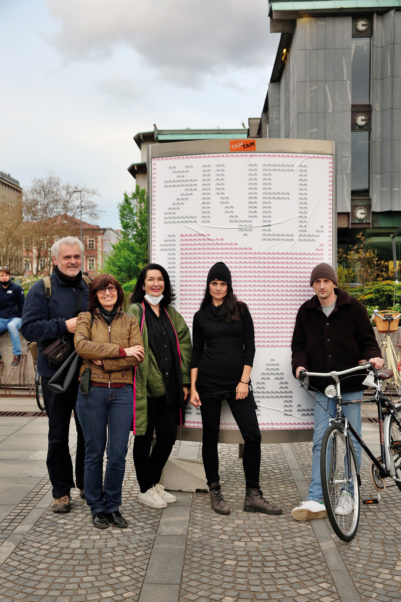 Božidar Flajšman, Sonja Bezenšek, Zdenka Badovinac, Bara Kolenc in Marko Jenko; kolesarski protest, Protestna ljudska skupščina, TR, LJ | Borut Krajnc