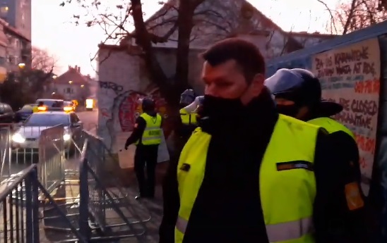 Ponovni poskus ruševanja Tovarne Rog