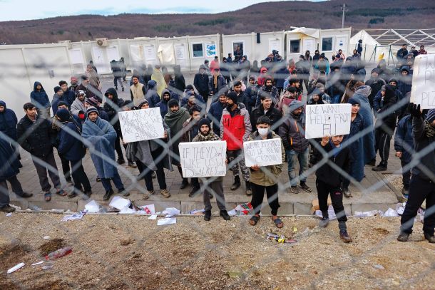 Begunci v Bosni in Hercegovini živijo v nečloveških razmerah, Sloveniji je za to vseeno, tja po pravilu vrača skoraj vse 