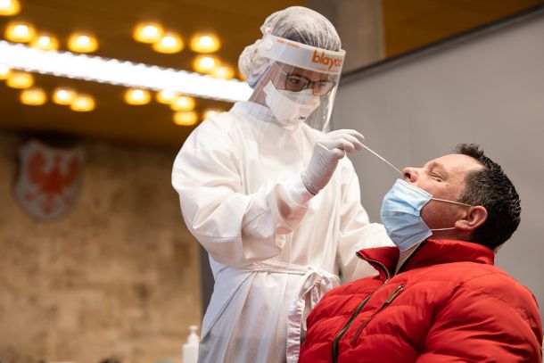 Hitro testiranje učiteljev in učiteljic 25. januarja 2021 v Kranju