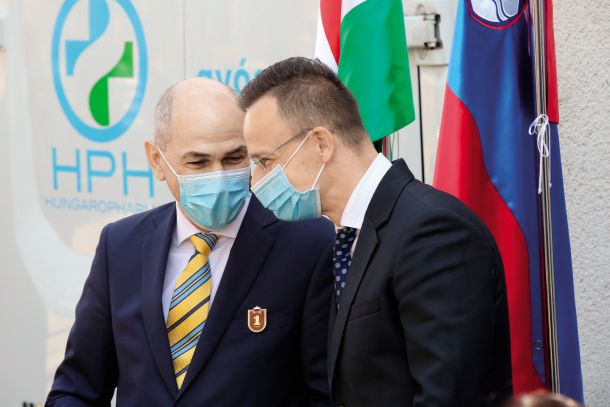 Madžarski zunanji minister Peter Szijarto nam je velikodušno pripeljal bratsko pomoč: 300.000 odmerkov cepiva AstraZeneca 