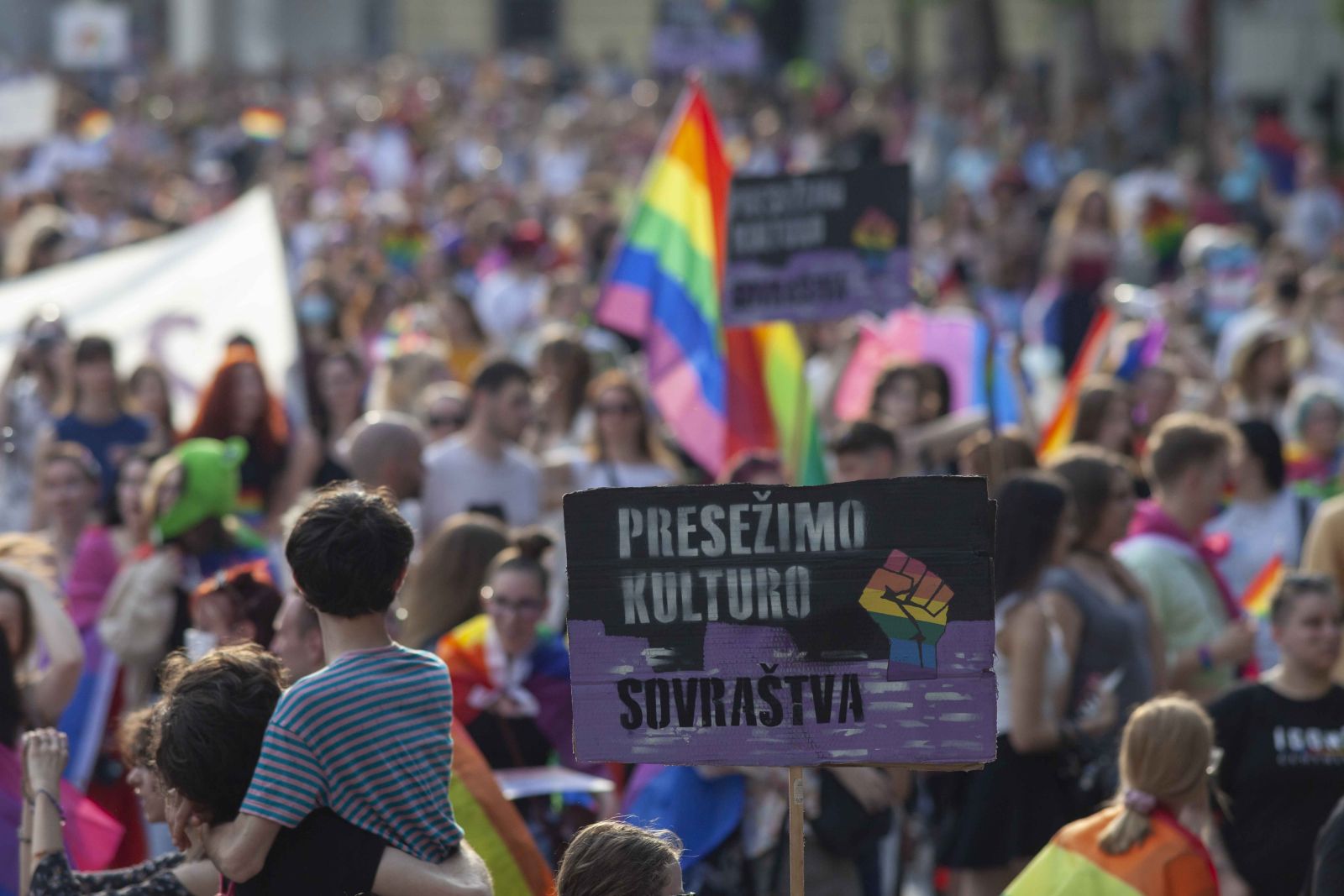 FOTOGALERIJA: Tisoči v podporo pravicam LGBT+ 
