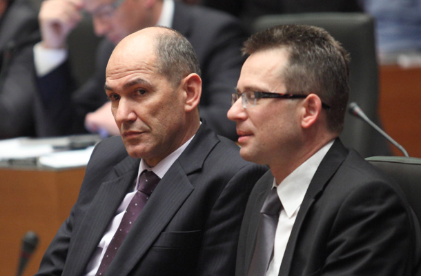 Minister vladne službe za razvoj in evropsko kohezijsko politiko je Zvonko Černač (desno)