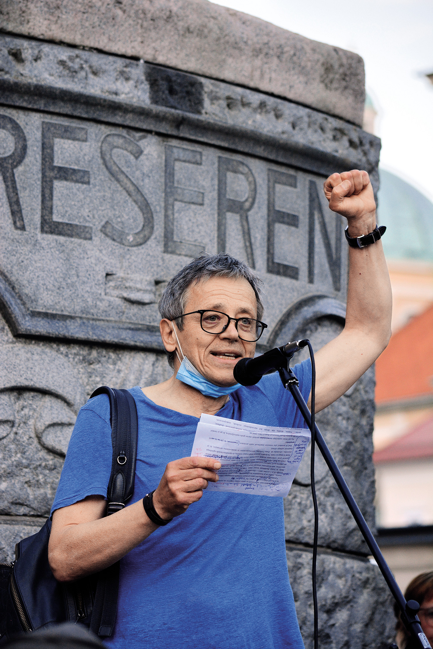 Rado Riha na protivladnem protestu 25. junija 2021