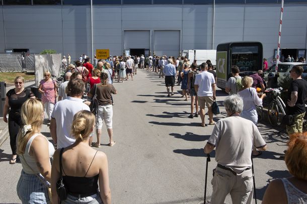 Vrsta za predčasno glasovanje na referendumu na Gospodarskem razstavišču
