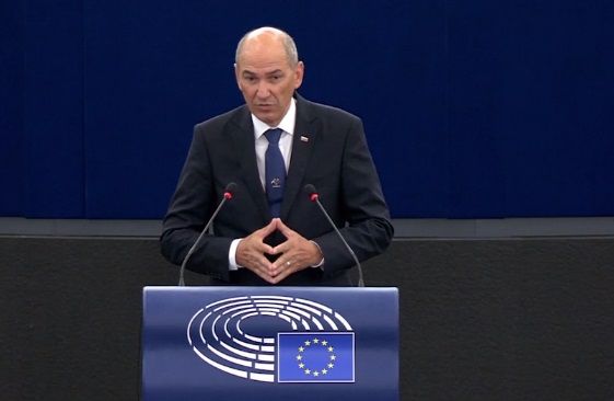 Janša: »Zadnji novinar, ki je bil zaprt v Sloveniji zaradi svojega pisanja, stoji pred vami«