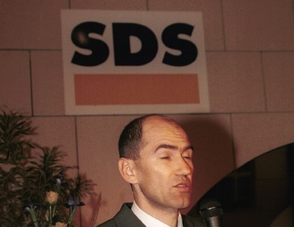 Utrditev stranke SDS na desnici je zaznamovala začetek novega tisočletja