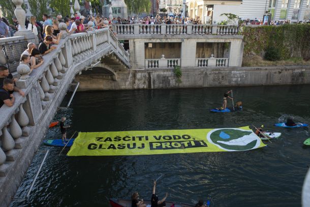 Petkov protest 9. julija 2021 pred nedeljskim referendumom