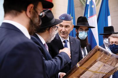 Ekumenski način pokrivanja: Zreli Janez na srečanju z judovskimi starešinami v strasburški sinagogi