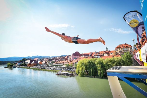 Skoki v Dravo s Starega mosta, Športno društvo Adrenalin K.O., MB