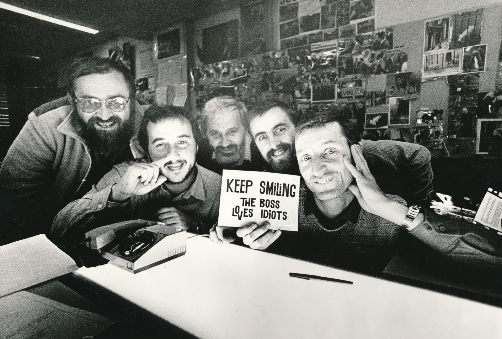 Fotoreporterji časnika Delo: Janez Zrnec, Zoran Vogrinčič, Janez Pukšič, Srdjan Živulović, Dragan Arrigler